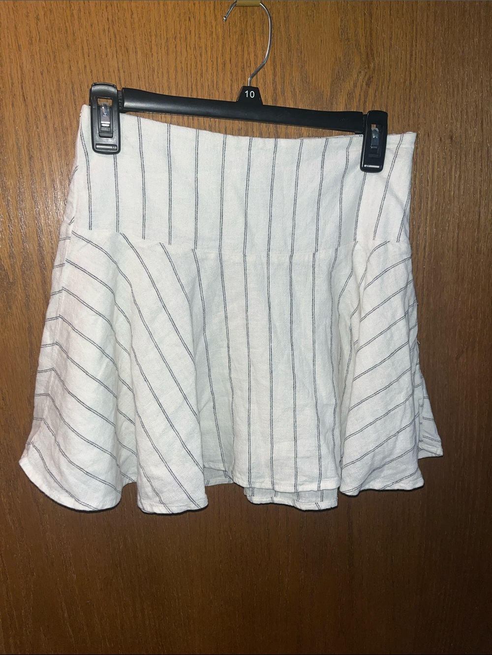 NWOT SIDE, ZIP SKIRT BY UNIVERSAL THREADS